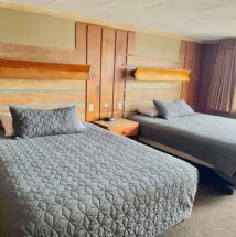 Rooms, Sunset Oceanfront Lodging