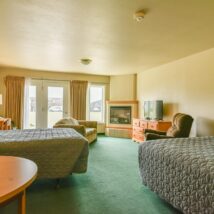 Rooms, Sunset Oceanfront Lodging